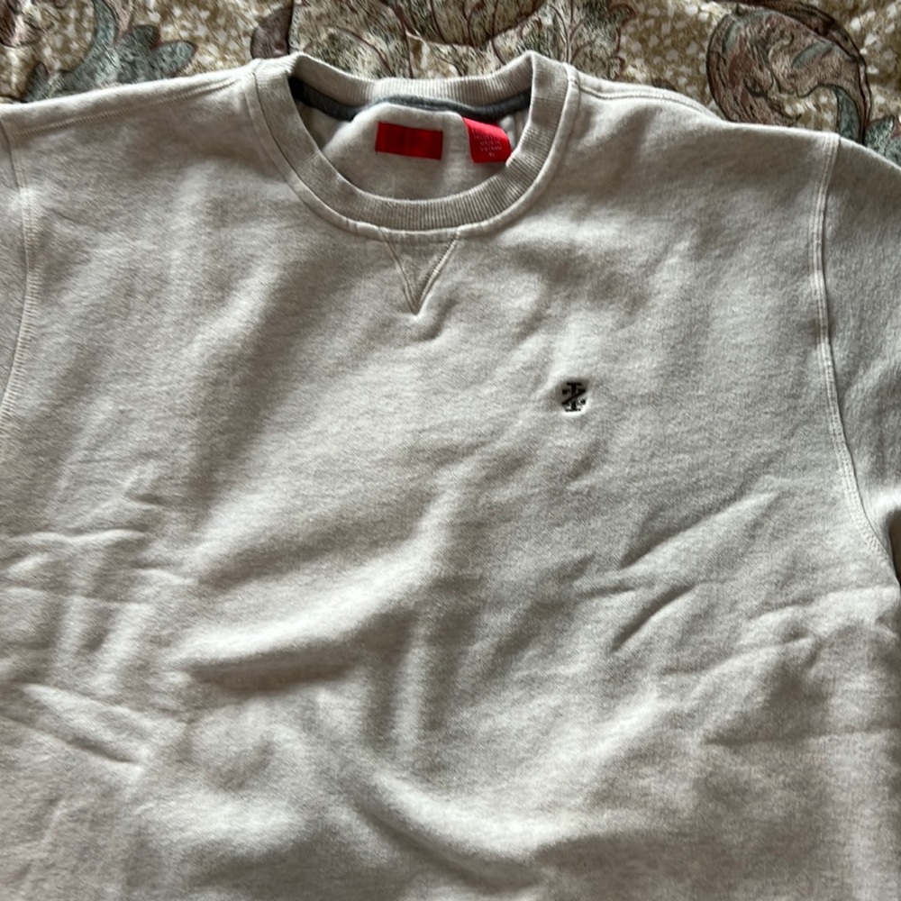 Men’s Izod sweatshirt